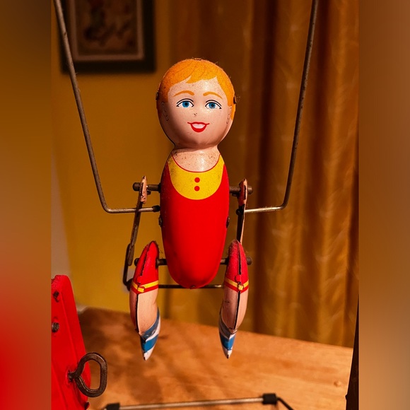 Antique 1930s TIK-TAK Circus Metal Tin Acrobat Boy Swinging Clown Wind-Up Toy - Picture 3 of 7